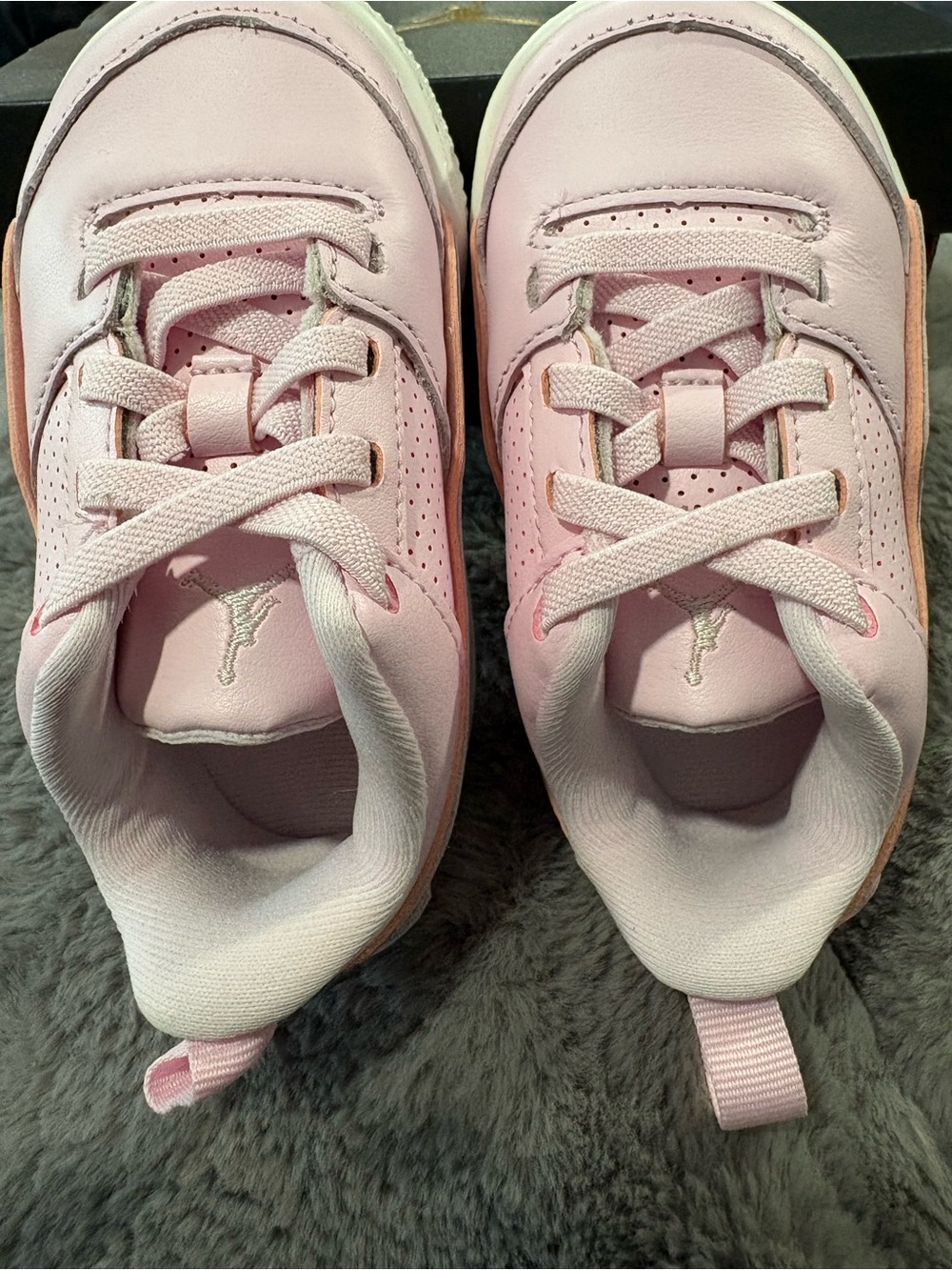 Nike Kids Pink Leather Low-Top Sneakers BNWT. AT-3/96